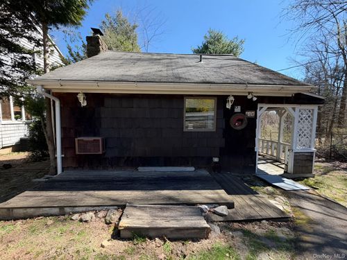 6 N Shenorock Dr, Yorktown Heights, NY, 10598-6447 | Card Image