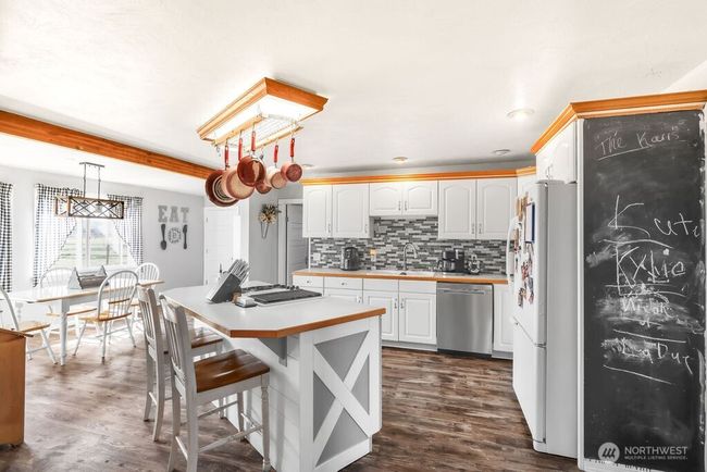 64 Brady Loop Rd E, House other with 3 bedrooms, 2 bathrooms and 4 parking in Montesano WA | Image 8