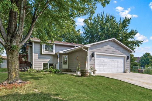 11810 55th St Ne, Albertville, MN, 55301-9682 | Card Image