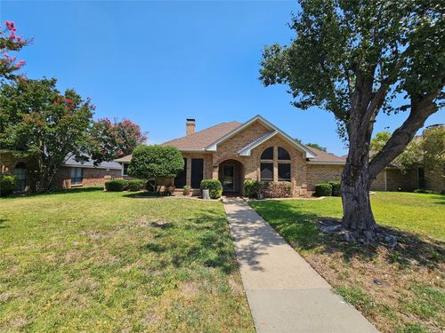 1417 Thistlewood Dr, Desoto, TX, 75115-7735 | Card Image