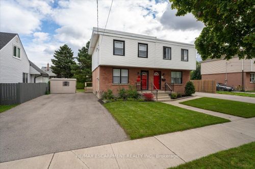 36 Sumach St, Hamilton, ON, L8H6P8 | Card Image