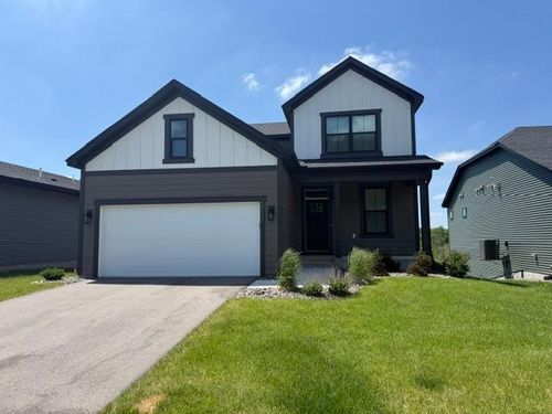 10547 Robinwood Rd, Chaska, MN, 55318-7437 | Card Image