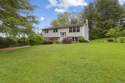 6 Royal Oaks Dr, Ledyard, CT, 06339-1035 | Card Image