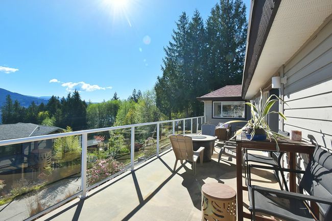 6274 Fairway Avenue, House other with 6 bedrooms, 3 bathrooms and null parking in Sechelt BC | Image 12