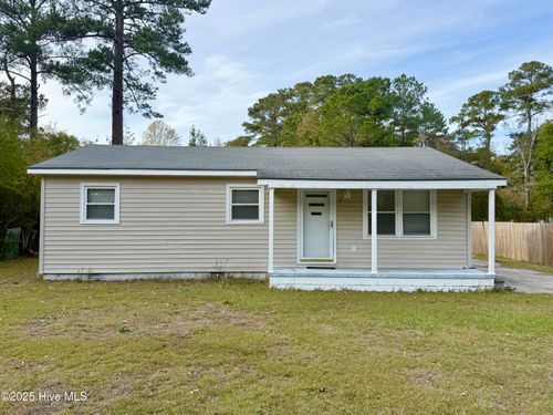 91 Vermont Ave, Washington, NC, 27889-7467 | Card Image