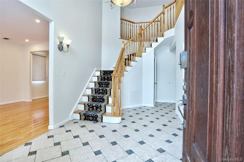 a-160 Saddle River Rd, Airmont, NY, 10952-3912 | Card Image