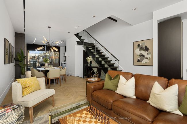 102 Ulster St, House attached with 4 bedrooms, 5 bathrooms and 1 parking in Toronto ON | Image 8