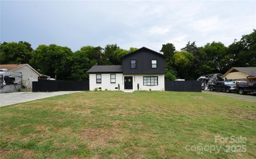 2012 Bangor Rd, Charlotte, NC, 28217-7903 | Card Image