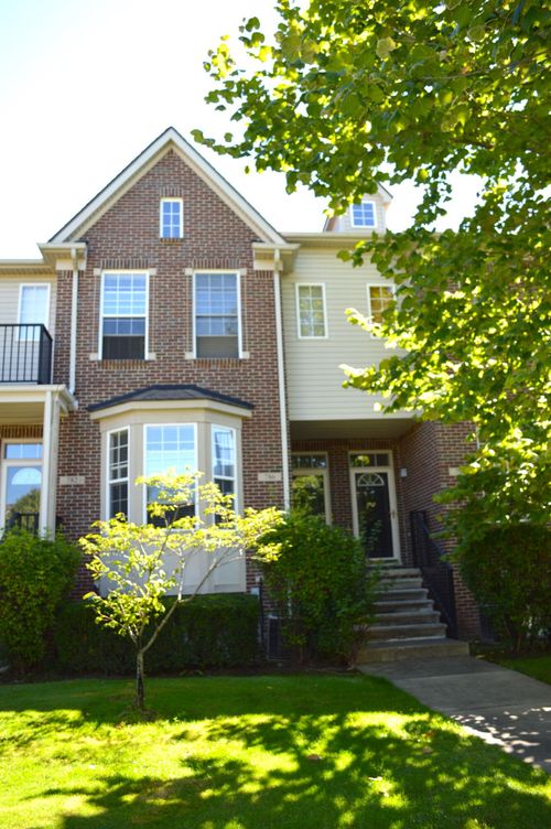 786 Summerfield Dr, Westland, MI, 48185-9667 | Card Image
