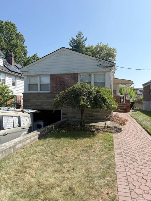 8043 Utopia Pkwy, Jamaica, NY, 11432-1337 | Card Image