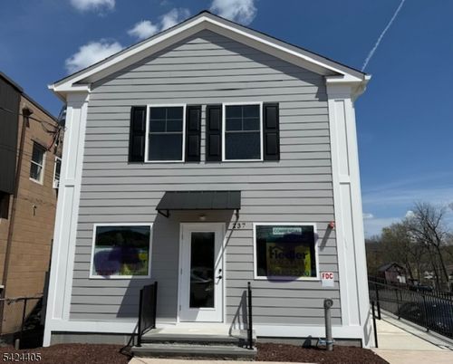 237 Main St, Hackettstown, NJ, 07840-2001 | Card Image