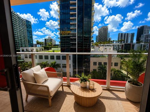 705-90 Ne 32nd St, Miami, FL, 33137-5692 | Card Image