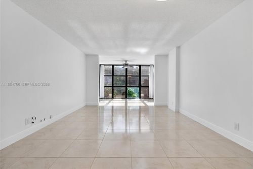 316-1000 Parkview Dr, Hallandale Beach, FL, 33009-2930 | Card Image