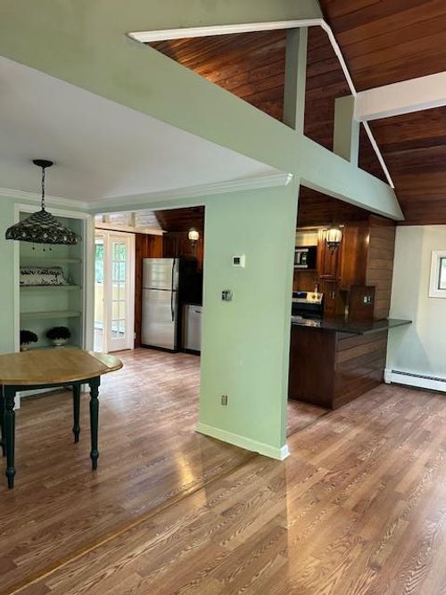 76 Cedar Dr, Miller Place, NY, 11764-1304 | Card Image