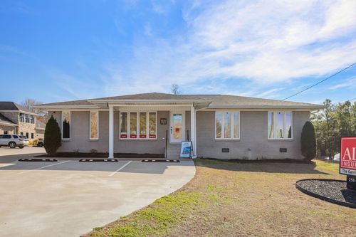 715 Cox Creek Pkwy, Florence, AL, 35630 | Card Image