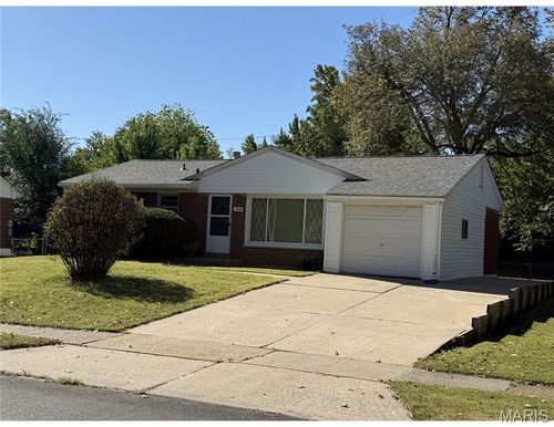 250 W Saint Anthony Ln, Florissant, MO, 63031-6819 | Card Image