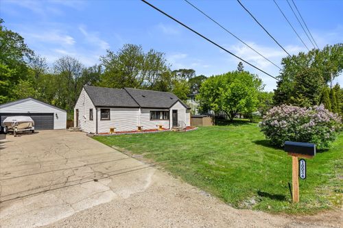 10034 28th Ave, Pleasant Prairie, WI, 53158-4406 | Card Image