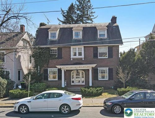 607 Thomas St, Stroudsburg, PA, 18360-2106 | Card Image