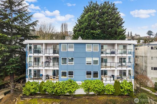 apt-202-2401 8th Ave N, Seattle, WA, 98109-2211 | Card Image