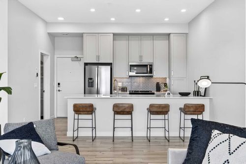 410-255 Les Jardins Pk Se, Calgary, AB, T2C5W9 | Card Image