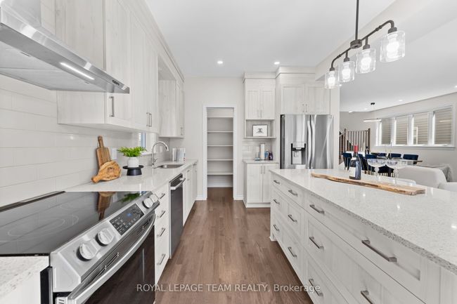 908 Echinacea Row, House other with 4 bedrooms, 4 bathrooms and 4 parking in Nepean ON | Image 11