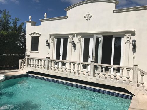 4575 Post Ave, Miami Beach, FL, 33140-3035 | Card Image