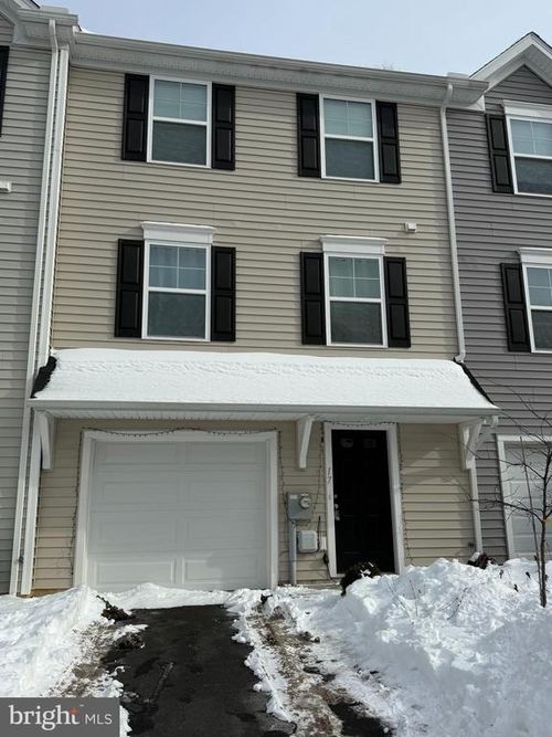 17 Hawley Ct, READING, PA, 19606-5000 | Card Image