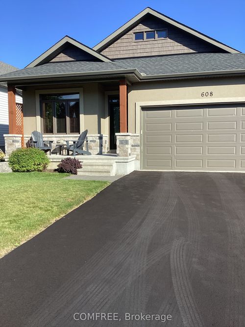 608 Robert Hill St, Almonte, ON, K0A1A0 | Card Image