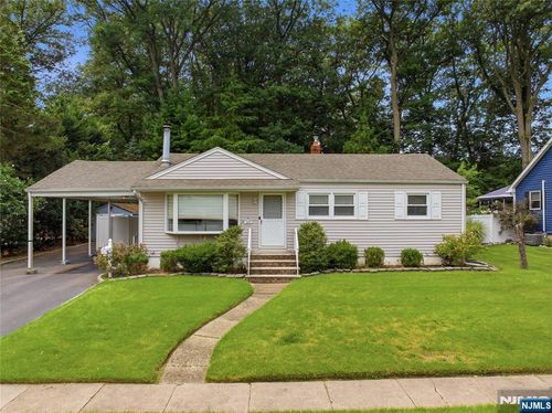 320 Ridgewood Blvd N, Twp Washingtn, NJ, 07676-4701 | Card Image