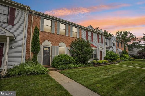 91 Pear Tree Ln, Franklin Park, NJ, 08823-1412 | Card Image