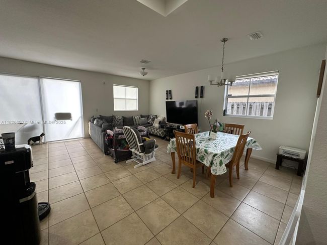 25200 - 25200 Sw 119 Th Ave, House other with 4 bedrooms, 2 bathrooms and null parking in Homestead FL | Image 4