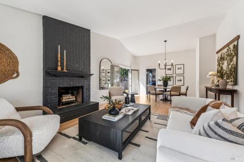 14 Jefferson Court, Novato, CA, 94947 | Card Image