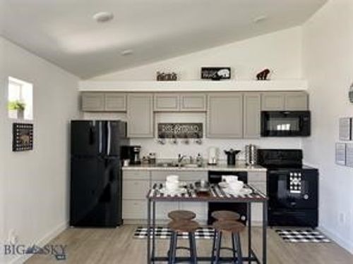 apt-d-410 Brookline St, Livingston, MT, 59047-3247 | Card Image