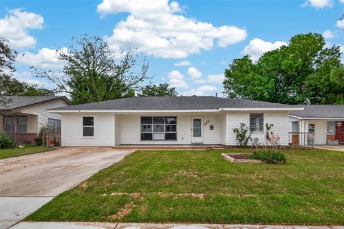 226 W 4th St, Deer Park, TX, 77536-2620 | Card Image
