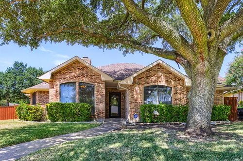 1931 Silver Creek Pl, Duncanville, TX, 75137-4560 | Card Image