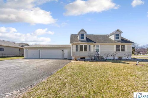 549 Marie Ln, North Mankato, MN, 56003-3220 | Card Image