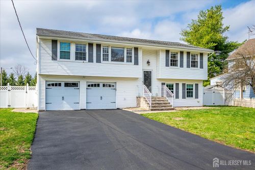 16 Universal Ave, South Plainfield, NJ, 07080-4803 | Card Image