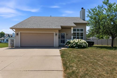 937 E Stonewood Drive, Oak Creek, WI, 53154 | Card Image