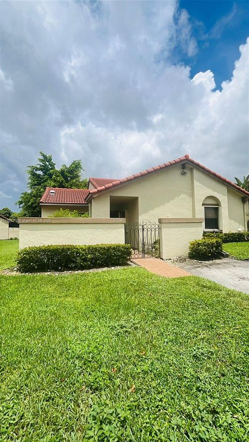 18130 Nw 66th Ct, Hialeah, FL, 33015-4407 | Card Image
