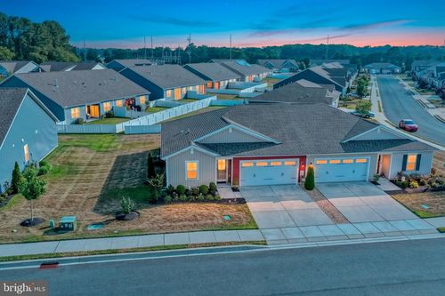 242 Sedmont Cir, SMYRNA, DE, 19977-1918 | Card Image