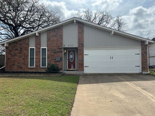 2712 Scenic Hills Dr, Bedford, TX, 76021-3714 | Card Image