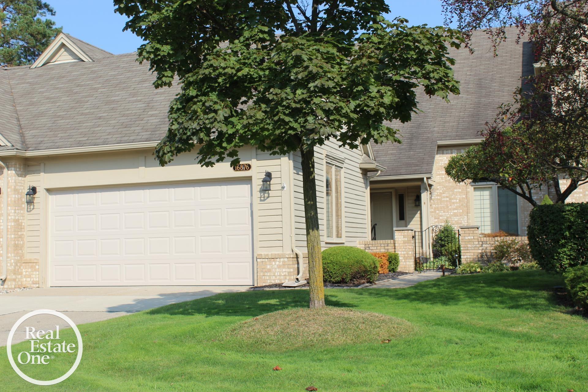 Pebble Ct, Macomb, MI 48042