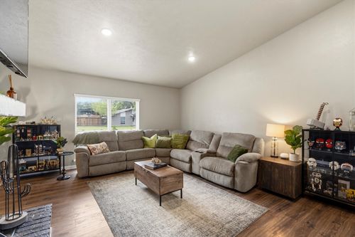 5044 Shannon Dr, The Colony, TX, 75056-2027 | Card Image