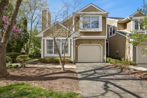 14 Exeter Rd, Bedminster, NJ, 07921-1607 | Card Image