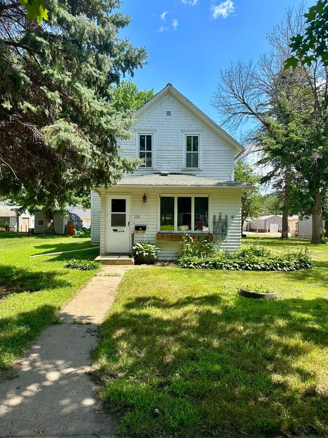 115 S Spring Ave, House other with 4 bedrooms, 1 bathrooms and null parking in Springfield MN | Image 40