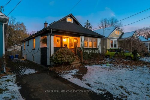 {{alt}} | Card Image