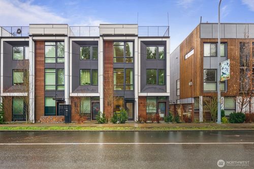 8042 B 35th Ave Ne, Seattle, WA, 98115-4814 | Card Image