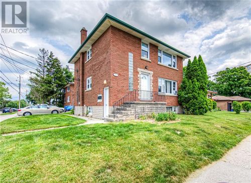 218 Margaret Ave, Kitchener, ON, N2H4J2 | Card Image