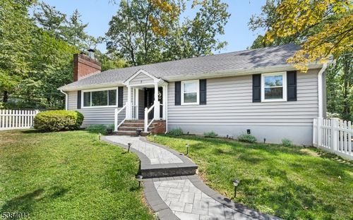 3 Greenbrier Rd, Green Brook, NJ, 08812-2018 | Card Image