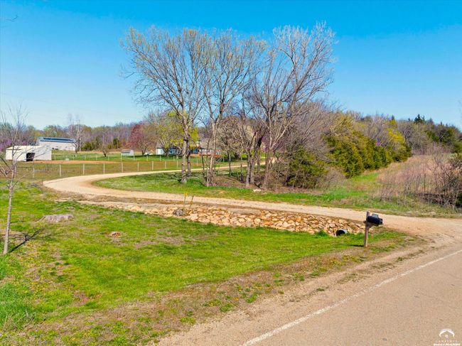 11096 43 Rd St, Home with 3 bedrooms, 3 bathrooms and null parking in Perry KS | Image 42